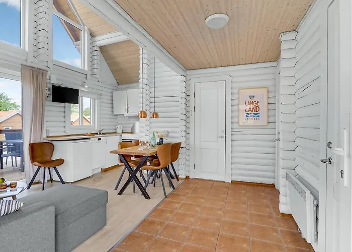 Nyaraló Lovely In *